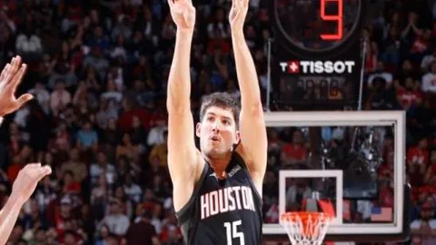 狂飙六连胜！米勒火力全开26分8助攻击溃马刺，三将齐发威轰下16+8+8，东部再添一支“快船劲旅”